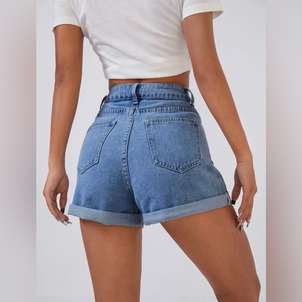 Mom Jean Shorts - Medium Wash - Size 30